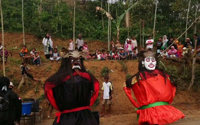 Mengenal Ta’Butaan, Kesenian Asli Jember yang Mulai Terlupakan