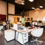 memilih meja kantor yang cocok