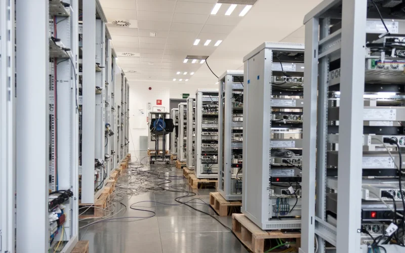 Kriteria Data Center yang Aman dan Terpercaya agar Data Perusahaan Terjaga