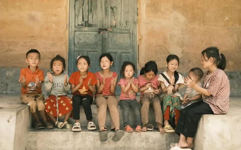 Moral Di Persimpangan Pragmatisme Dunia