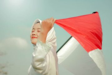 Bangga Berbahasa Indonesia, Cara Kita Menjaga Identitas Nasional di Tengah Arus Global